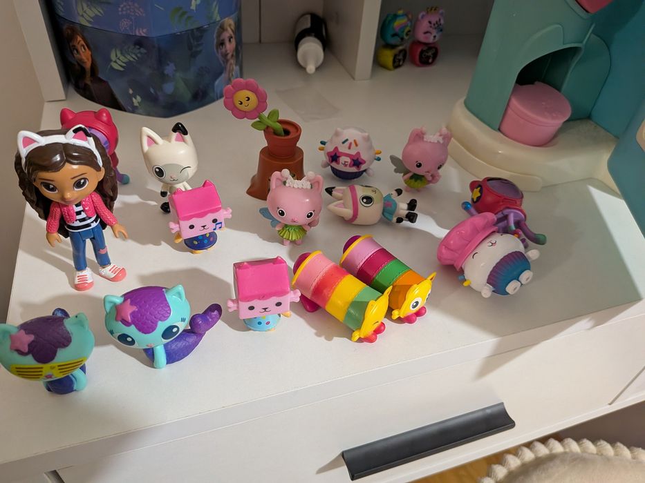 Gabby's dollhouse