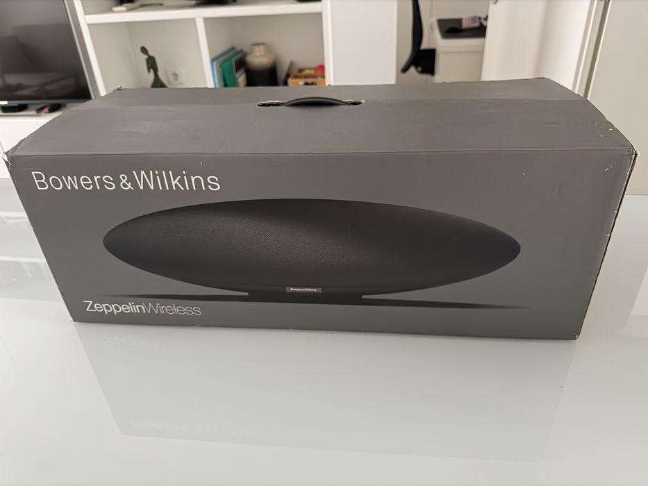 B&W Zeppelin Wireless
