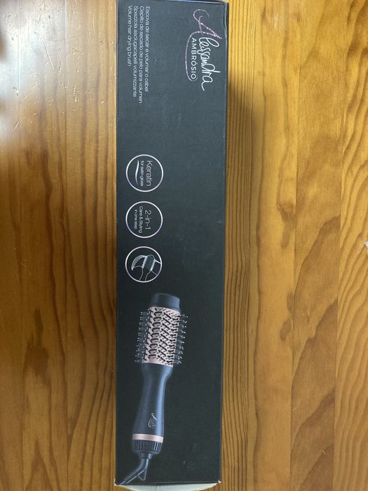 Escova de Secar e dar Volume ao Cabelo - Alessandra Ambrósio