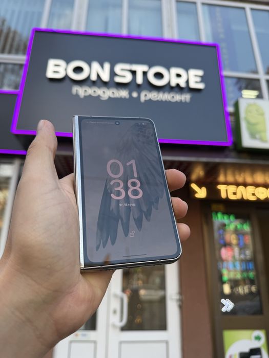 Google Pixel fold 256gb. Gold. Neverlock