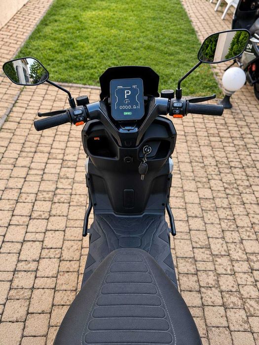 Corso Kano 2000W 30 a Lifepo4/30A 72v 2026 електроскутер Чорний