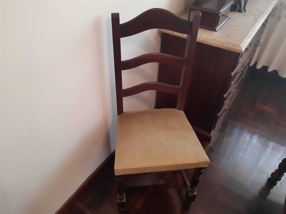 Mobília quarto casal, mogno, cama+cómoda+cadeira+2 mesas cab.+Colchão