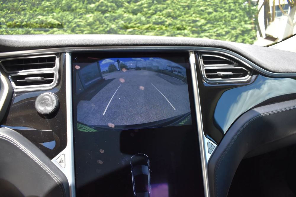 Tesla Model S 85