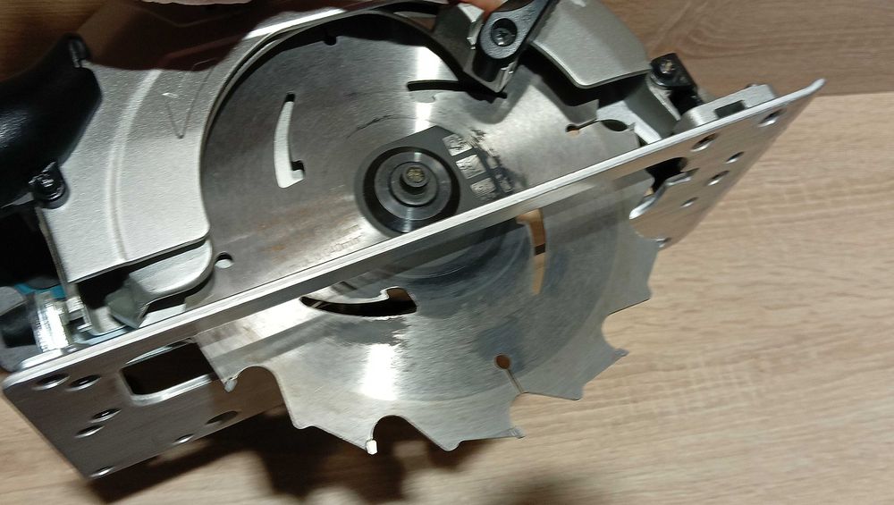 Pilarka Tarczowa Makita HS7611