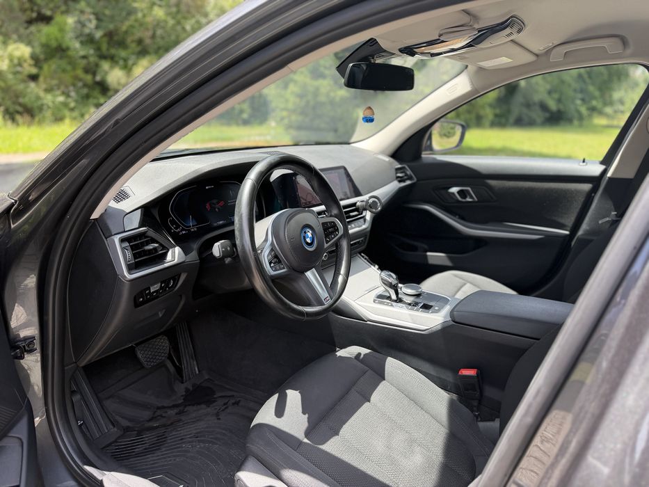 BMW 330e G20 2019