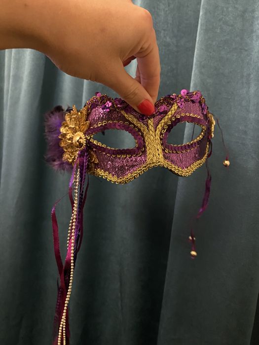 Маска карнавальна