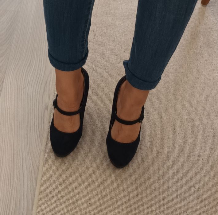 Sapatos saltos altos (tamanho 35)