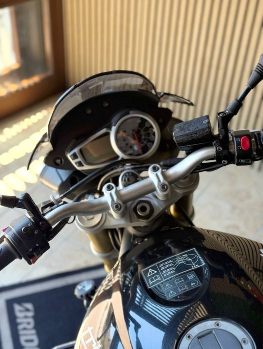 Triumph Street Triple 675