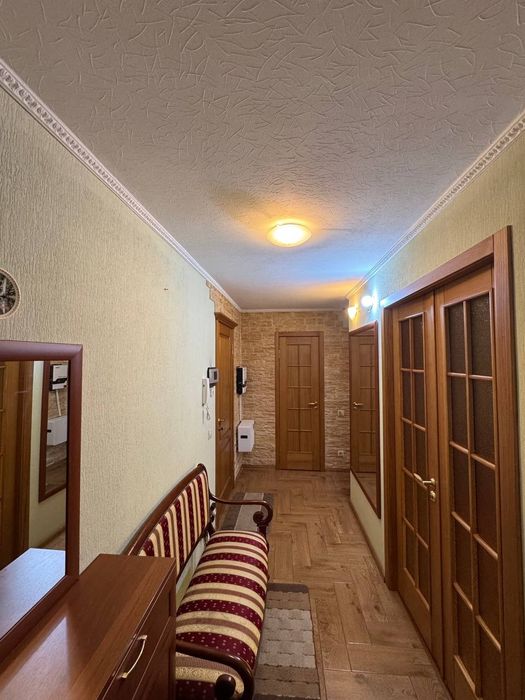 Продам 2к квартиру на ж/м Мирний