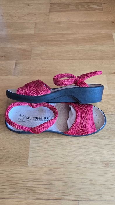Sandálias de malha A’RCOPEDICO n.º 36 encarnado/vermelho BOM ESTADO 17€