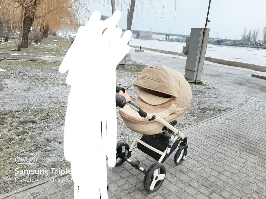 коляска детская с люлькай и прогулочной