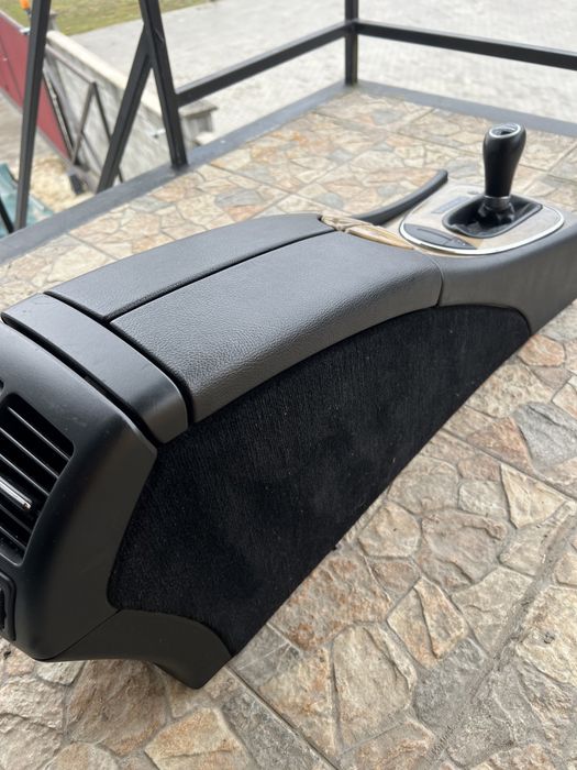 Підлокотник взборі w211 mercedes Avantgarde