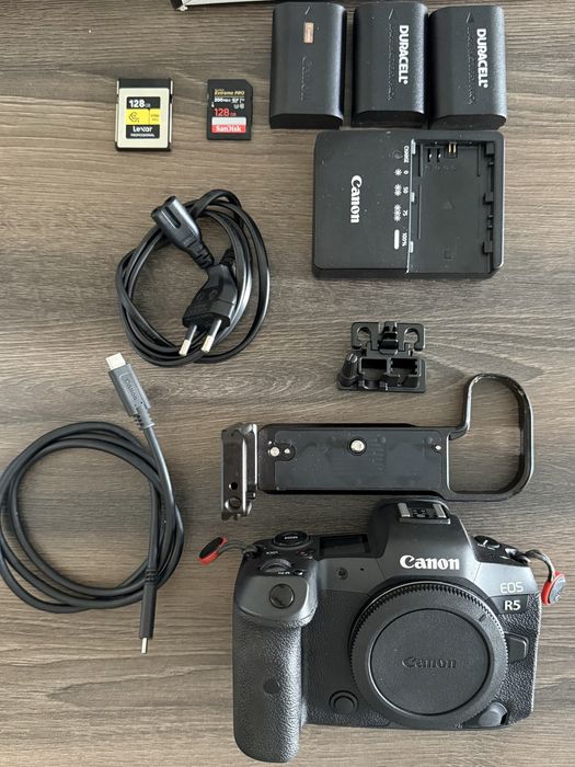 CANON R5 - Com acessórios em execelente estado