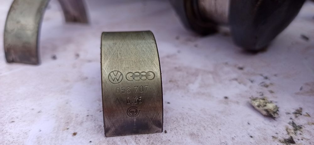 Колінвал, колінчастий вал Ауді 100 5 циліндрів.