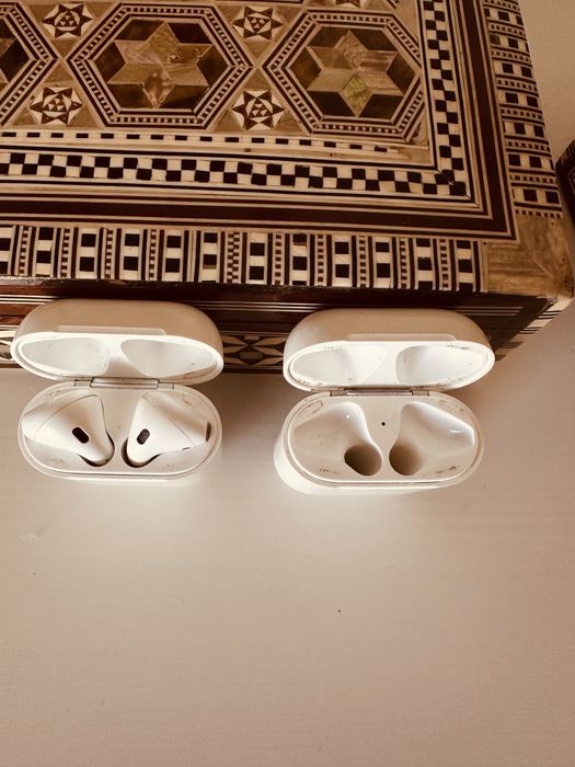 AirPods 2ª Geração Originais + 2 Caixas (1 Wireless) — 45€