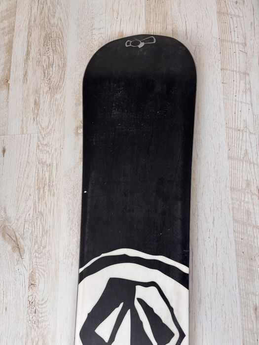 Snowboard deska CAPITA x volcom stone 156 + wiązania burton