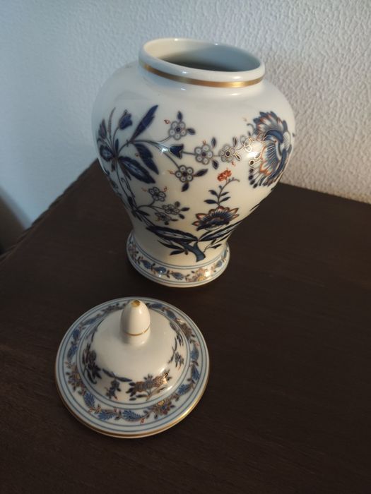Pote em porcelana Vista Alegre