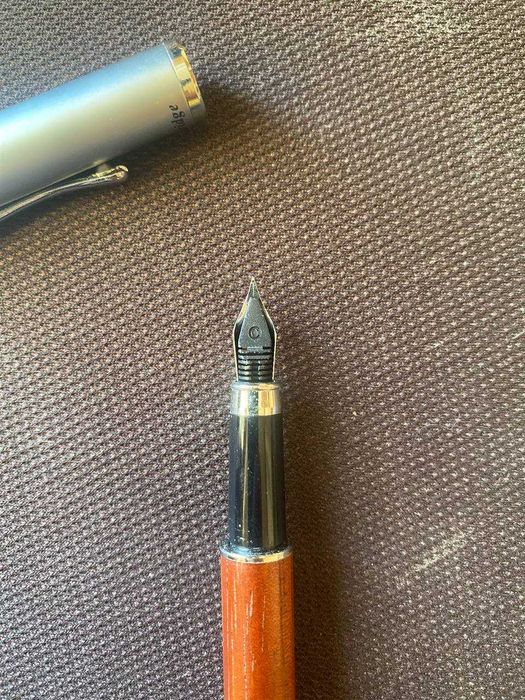 Перьевая ручка DeCambridge