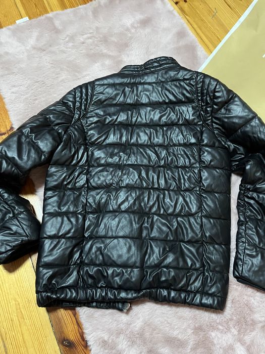 Guess kurtka skórzana czarna pikowaną połyskująca świecąca XS bomber