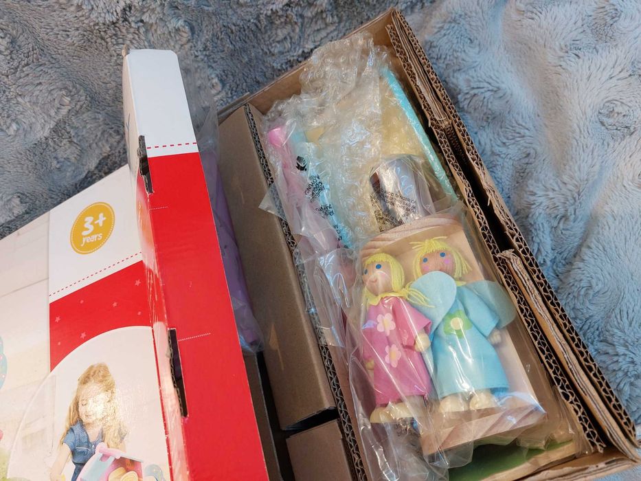 Domek dla lalek drewniany Carousel, Nowy