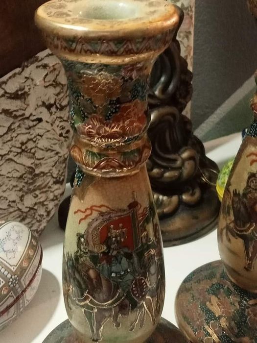 Belo par de castiçais Satsuma