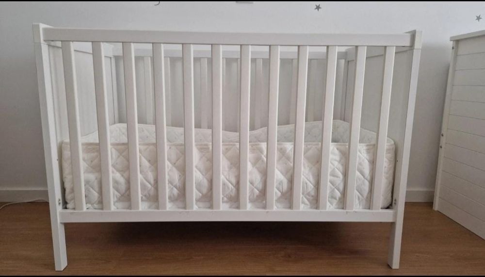 Berço IKEA Sundvik