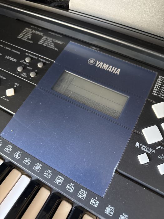 Teclado Yamaha PSR-E333