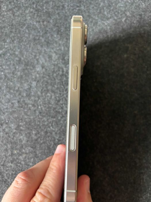 iPhone 16 Pro 256GB Titânio Natural
