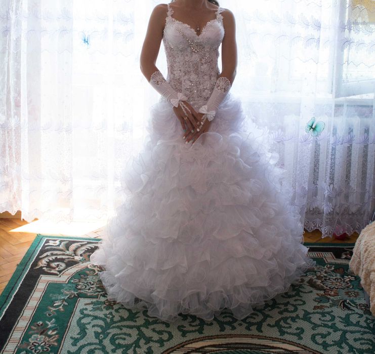 Сукня весільна біла