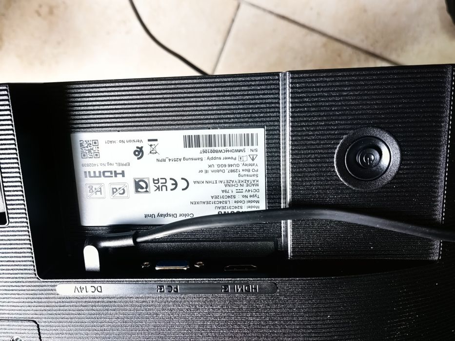 Monitor Samsung S24C312EAU matryca zbita