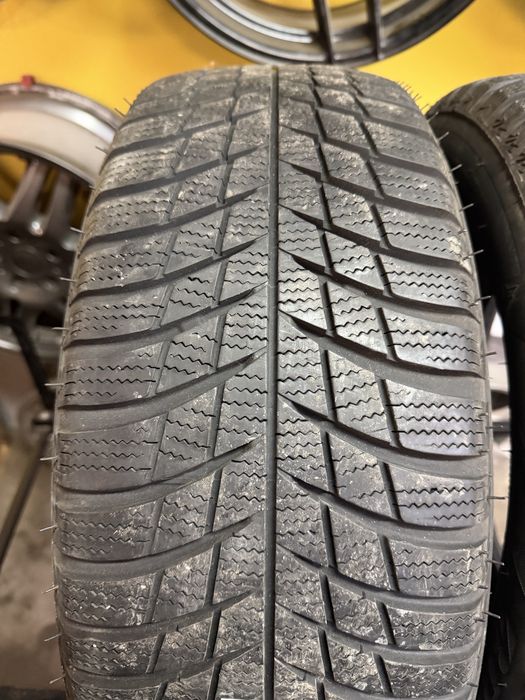 Opony zimowe 215/60R16 99H XL Bridgestone Blizzak LM001 | 2 sztuki