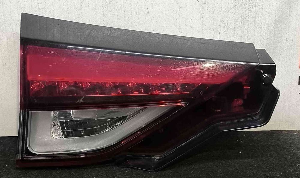 Farolim da Mala Esquerdo - MITSUBISHI ECLIPSE CROSS