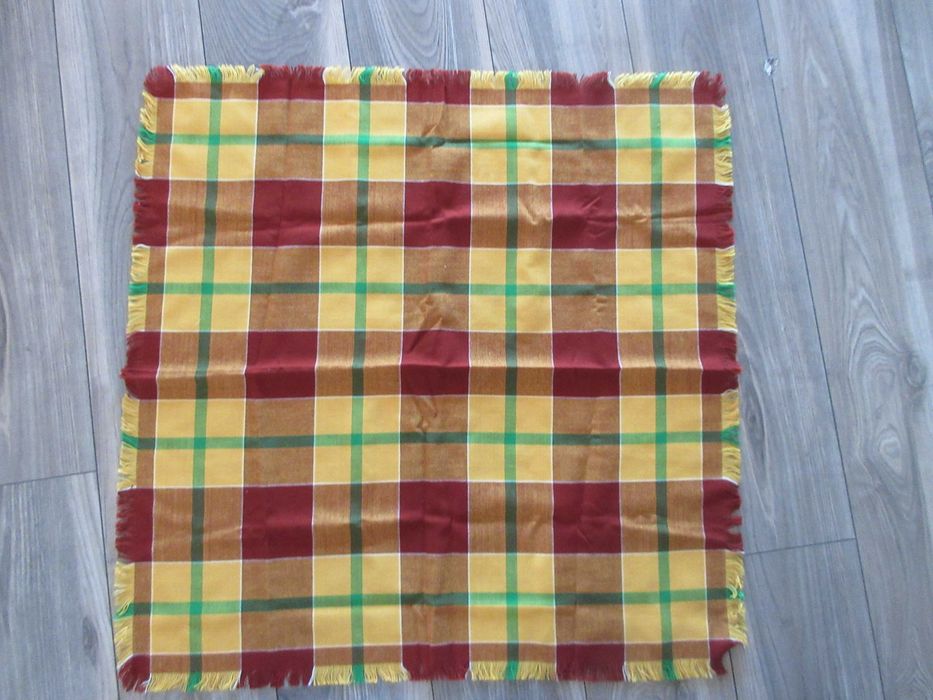 Ciepła chusta z wełny krata 80x80 Nowa