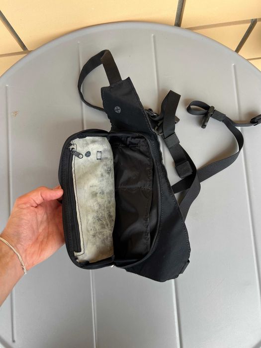 Conjuto Capacete, Luvas e Bolsa Ciclismo