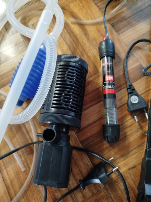 Aquário Cubo com acessórios e areão
