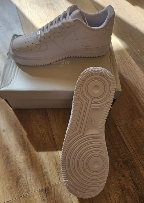 Białe Air Force 1