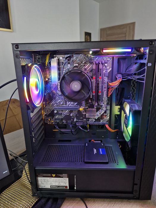 Komputer stacjonarny.