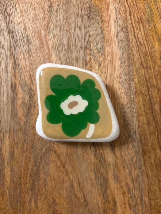 Marimekko magnes na lodówkę, malowany kamień