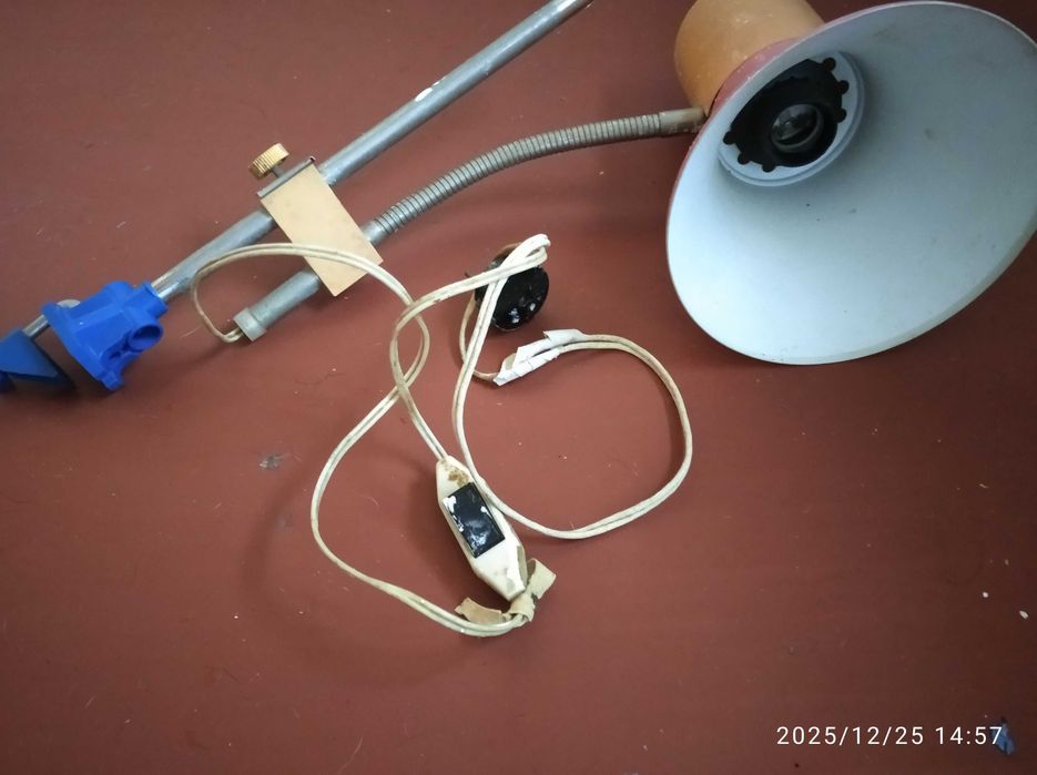 Лампа настольная СССР на струбцине