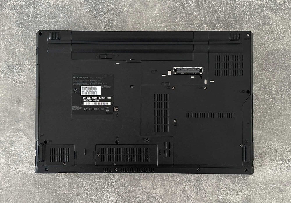 Ноутбук Lenovo ThinkPad 15.6" LED / Core i3 / 6 GB DDR3 / 500 GB HDD