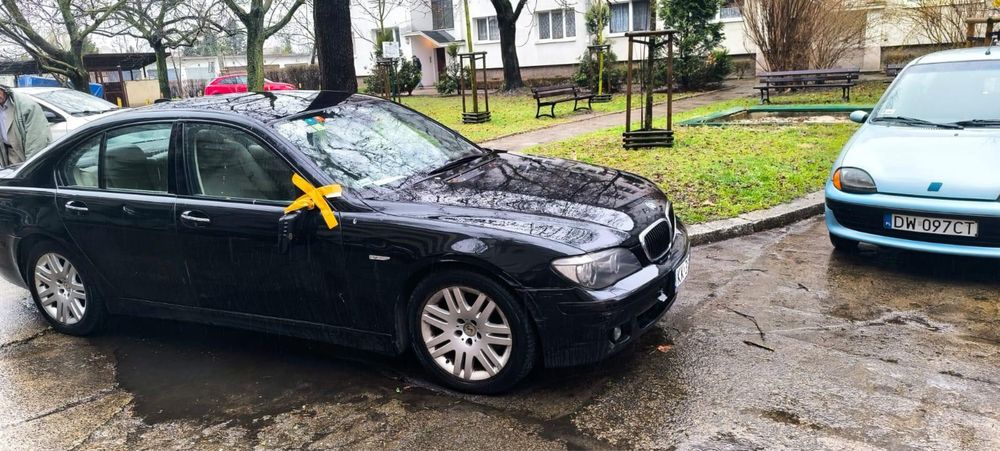 BMW 730d generacji E65.