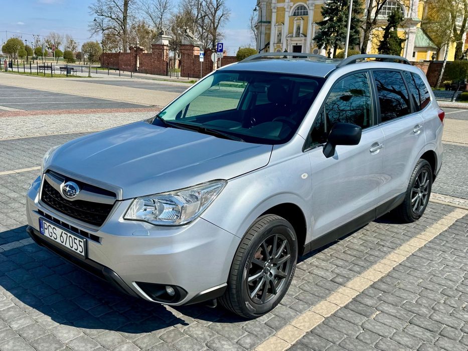 Subaru Forester 2.0 Benzyna Bezwypadkowy Manual 4x4 Zarejestrowany HAK