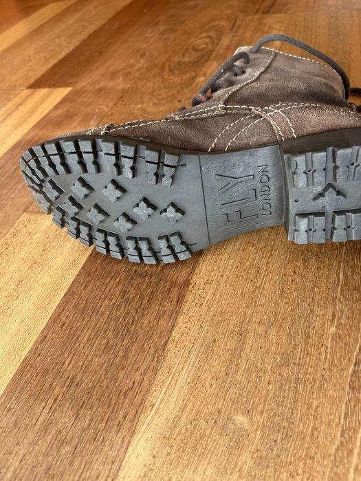 Botas castanhas Fly