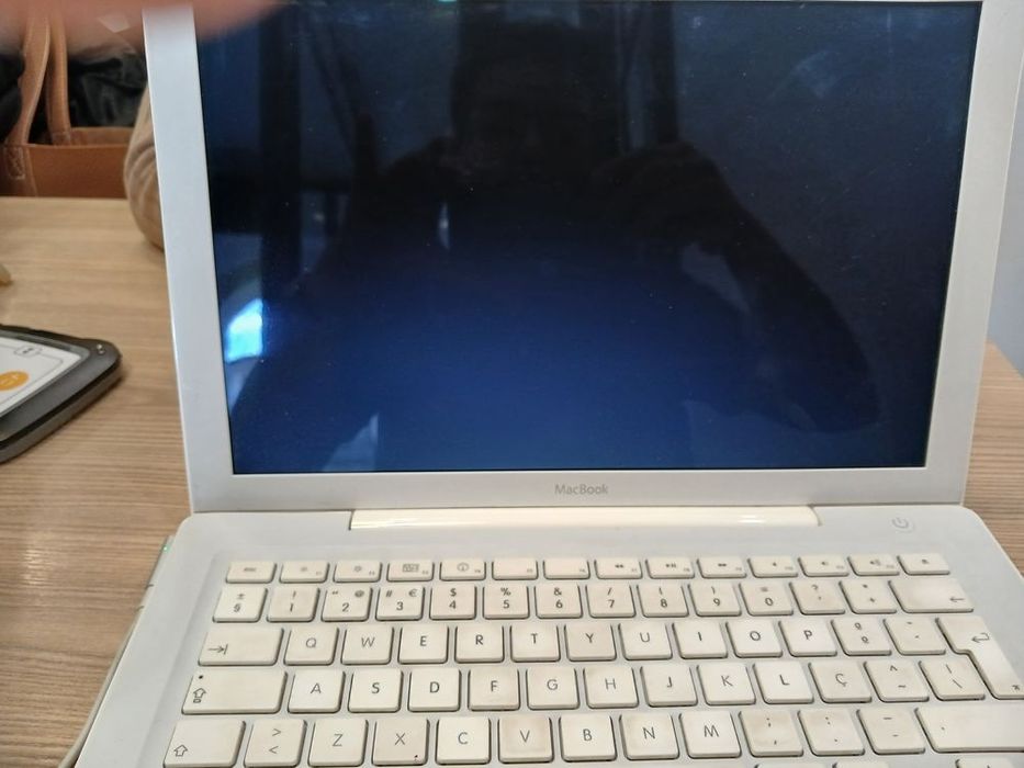 Vendo macbook 2007494207624577044481
