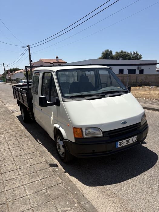 Ford Transit com 6 lugares