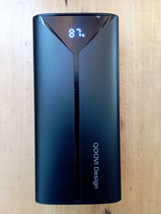 Power bank QOOVI 22.5w 30000 с кабелями