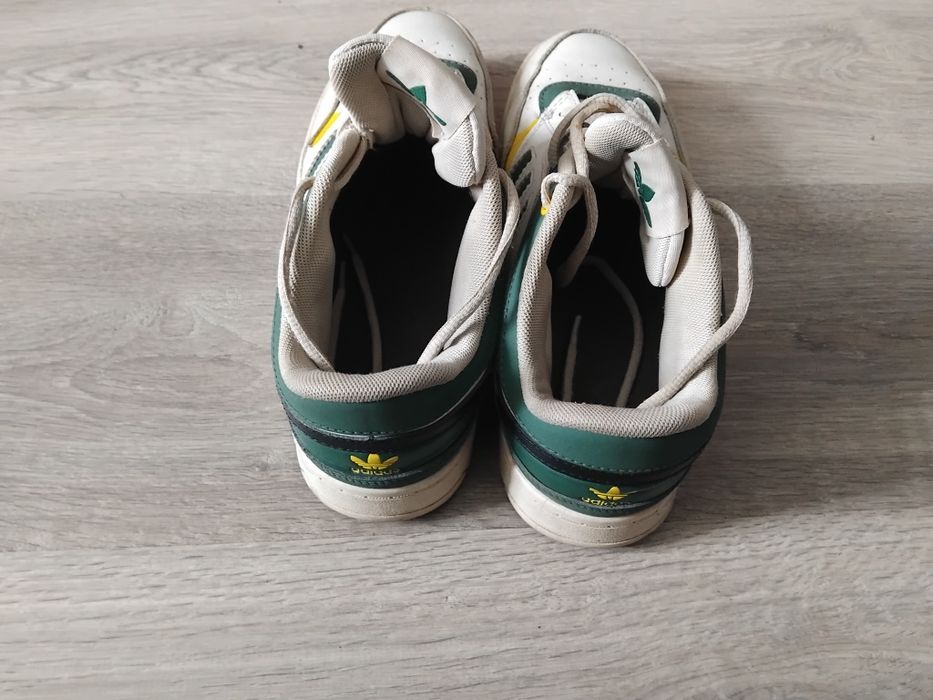 Кроссовки Adidas