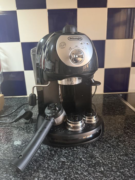 Máquina de Café Manual DeLonghi