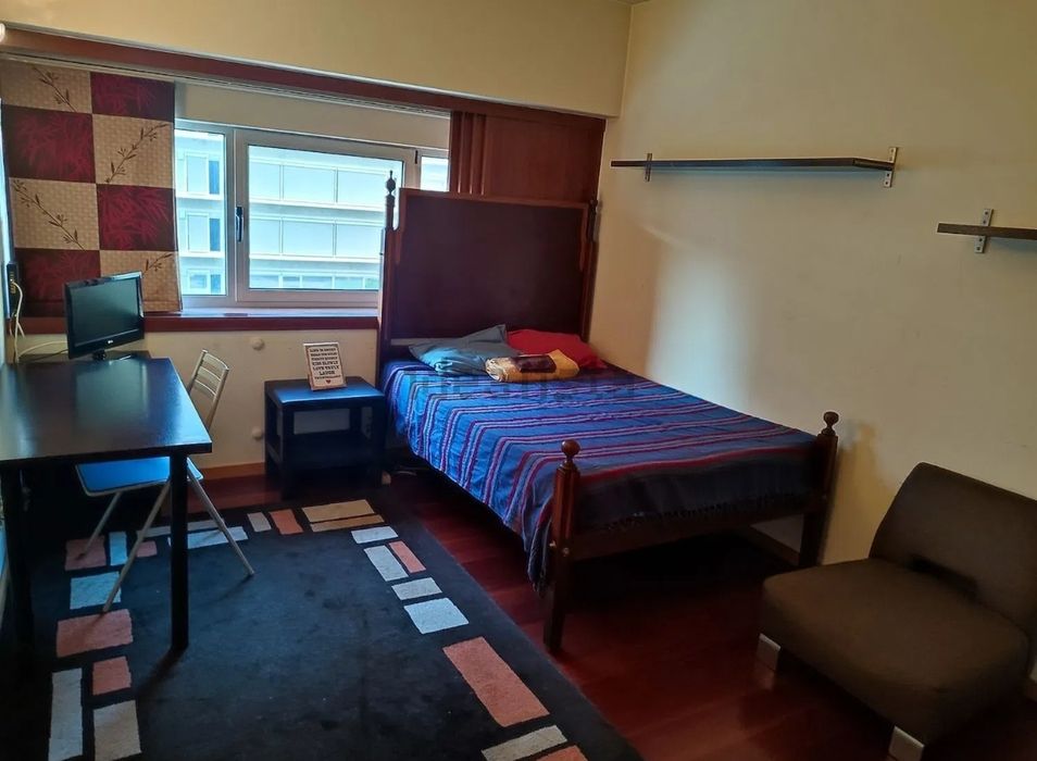 Alugo / Arrendo quarto em Alta de Lisboa