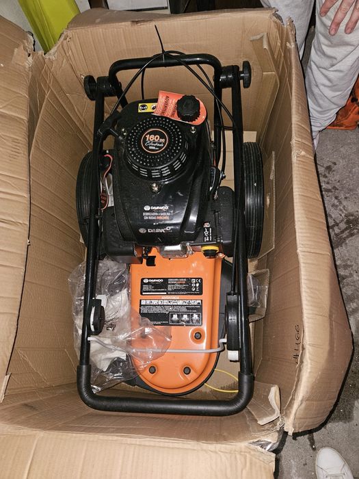 Máquina cortar erva/relva